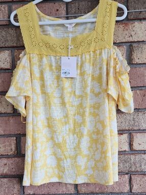 Lauren Conrad Yellow Floral Cold-Shoulder Women's Top‎